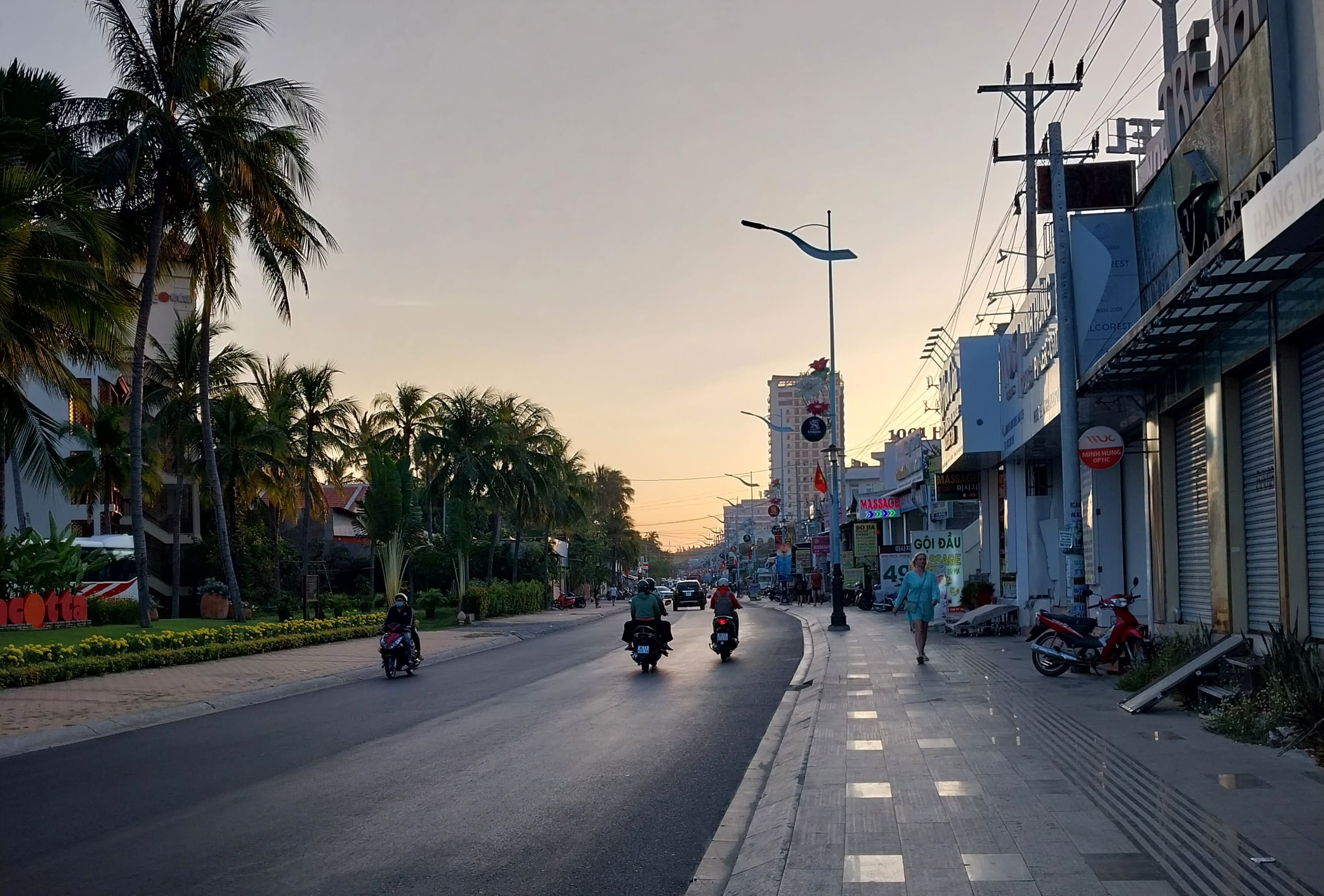 Muine's central street